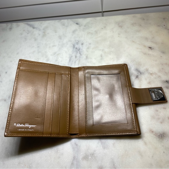 Salvatore Ferragamo Wallet - Picture 8 of 9